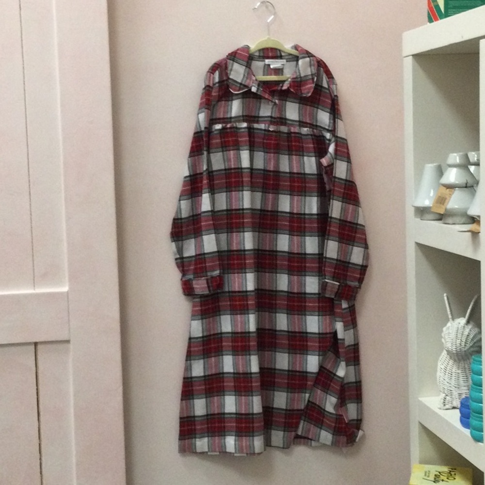 Plaid Long Sleeve Shirt Dress in Red and Gray